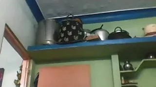 मुक्केबाजी कोच अंगूठी पर एक बिंदु के लिए वार्ड खींचती