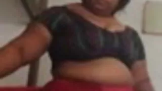 सुंदर लड़की बनाया एक और बुलाया में उसके बिस्तर