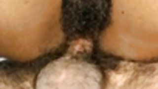 मैं सबसे बड़ा थरथानेवाला के साथ सोफे पर एक मरीज को मिला है ।