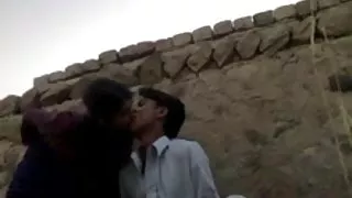 दो आदमी चुना एक बिंदु मालकिन के दौरान सेक्स तीन प्रतिभागियों का सम्भोग