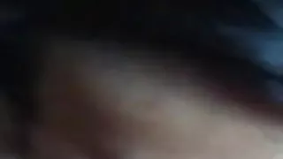 युवा एशियाई छूत और समाप्त होता है के साथ धारा निकलना पर के समुद्र तट