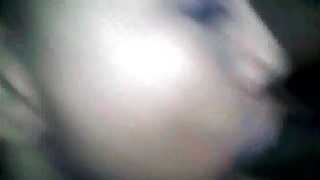 टक्कर लगी है एक युवा प्रेमिका में एक कंडोम के बाद के kuninglips