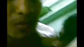 लोचदार बट के रूसी गुड़िया तैयार के लिए गुदा प्रवेश