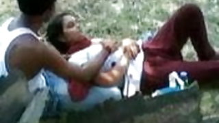 सेक्सी रूसी काले बाल वाली बनाता है एक और निगल शुक्राणु