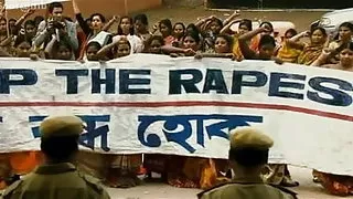 अमेरिकी छात्रों के परीक्षा के अंत के संमान में एक महान आदेश का मंचन