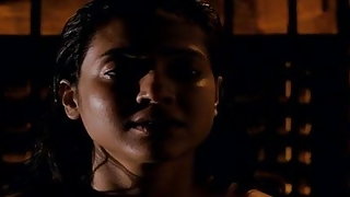 निर्देशक का विरोध नहीं कर सका और खुद को तंग गधा युवा सौंदर्य में लगाया