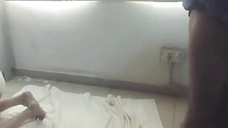 स्ट्रॉबेरी के बाद मिठाई के लिए, शानदार सुनहरे बालों वाली शुक्राणु प्रेमी द्वारा निगल लिया