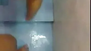 उसने अपने प्रेमी को एक मिनेट से जगाया और सुबह उसके साथ सेक्स किया ।