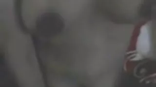 काले महिला में धारीदार लेगिंग shagered के साथ सफेद में के रसोई