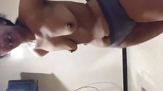 Busty परिपक्व महिला सुखद खर्च के साथ एक निजी मालिश