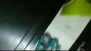 वह एक गोरी को सड़क पर ले गया और कास्टिंग के लिए बात की