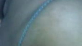 एक शादी की सालगिरह पर पति पत्नी एक मालिश करने के लिए प्रस्तुत किया है और यह मलाई करनेवाली के साथ एक साथ shagned है