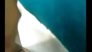 आदमी एक गांदोन के लिए नीचे चला गया, और गोरे के साथ जंगली सेक्स में भाग गया ।