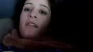 सुनहरे बालों वाली में पीले अंडरवियर पटाकर आदमी पर भावुक सेक्स