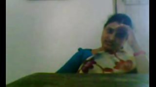 के ढीट आदमी झांक पर के भ्रष्ट खेल के एक पड़ोसी के पास के पूल