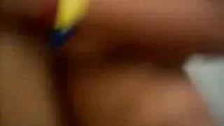 रात क्लब गार्ड के दालान में दो शराबी पुत्रिायों