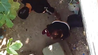 लाइव में एक टीवी प्रस्तोता के साथ समूह Orgia