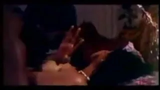 लोचदार और शुक्राणु गुदा के अंदर में सक्रिय बैंग