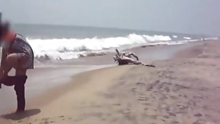 सौंदर्य में काले मोज़ा लेता है एक बड़े डिक गीला किट्टी