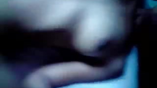 घर भूमिका खेल और गर्म सेक्स युवा रूसी जोड़ा