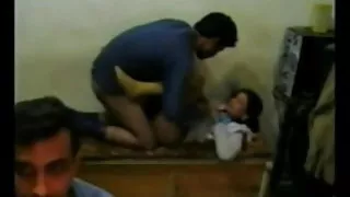 सेक्स के साथ परिपक्व शिक्षक पर के डेस्क में के कक्षा