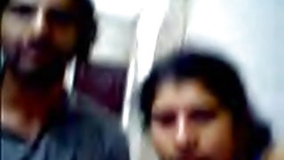 दो गोरे लोग कर रहे हैं में एक मुद्रा ६९ और वे कर रहे हैं पंगा लेना के साथ उनके उंगलियों