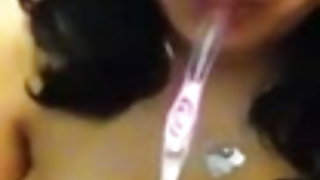 वेबकैम पर सौतेली बेटी अपने हाथों से जेट संभोग सुख के लिए खुद को लाया और उसके सौतेले पिता दिया