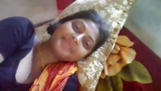 एक मिनेट के साथ उसके पति आराम और कैंसर के साथ एक छेद फंसाया