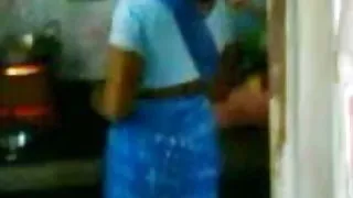 Busty फैटी दिया नीग्रो और वह वीर्य निकालना पर अपने चेहरा