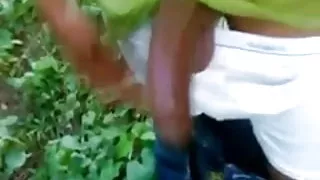 धीरे fucks एक युवा आकर्षक प्रेमिका बड़े डिक