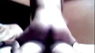 अडॉरेबल गर्ल prislates वाइब्रटर को शेव्ड crotch