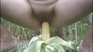 कार में लगाया पैसे के लिए कैमरे पर अपनी पिक शूटिंग