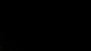 युवा लड़की बनाता है एक झटका करने के लिए उसके पसंदीदा आदमी के पास के कपड़े धोने की मशीन