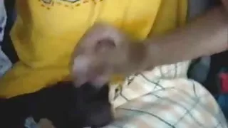 लड़की के साथ बड़े स्तनों चाहता था सेक्स पर एक मालिश