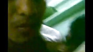 बालक लंबे समय तक नहीं लग सकता है दो अद्भुत गर्लफ्रेंड के कोमल दुलार