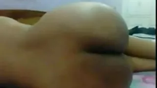 सुंदर गृहिणी हो जाता है टक्कर लगी है द्वारा उसके पति में के रसोई