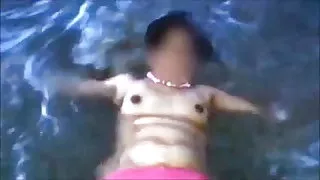 पड़ोसी चला गया करने के लिए यात्रा के लालची काले बाल वाली और टक्कर लगी है यह सही में के यार्ड के घर