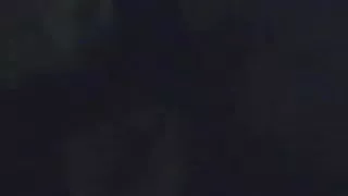 लड़की अपने दोस्त को कॉफी और रसोई घर में उसके पास चिपक तैयार नहीं किया