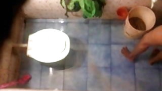 कार में लड़की पिक सही एक आरामदायक साथी के साथ पश्चाताप करेंगे