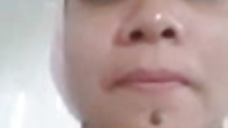 नौसिखिया कैनरी में लॉकर कमरे बहकाया द्वारा एक सुंदर ढोलकिया